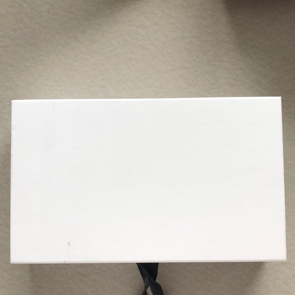 Cuyana Passport Wallet Box - Picture 3 of 3